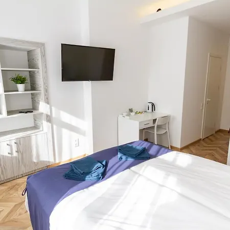 Hot Spot Apartment *